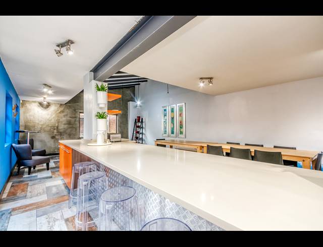 625M² OFFICE FOR SALE IN PARKTOWN